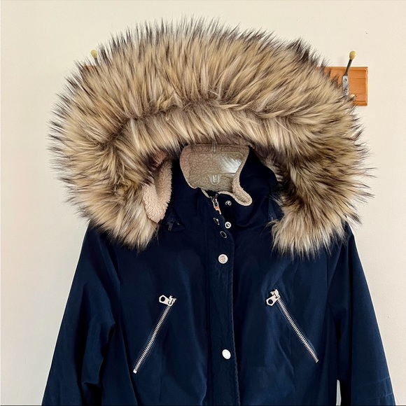 Women’s Nautica Navy Winter Puffer Jacket - Picture 3 of 10